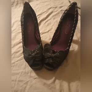 Poetic license peep toe